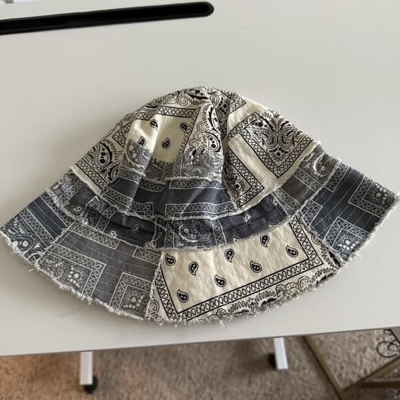 Urban Outfitters UO Patchwork Bucket Hat Y2K EGirl Pop Streetwear Indie Skater - Picture 3 of 4